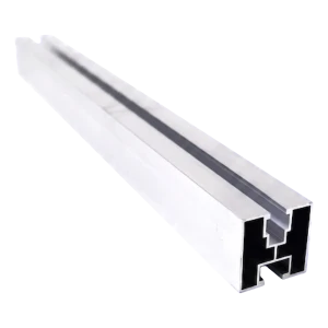 PV monteringsprofil i aluminium 40×40 mm – skinne 665 cm til M10-skruer