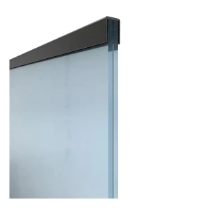 Kozza – firkantet aluminiumsgreb til glas 12–13,52 mm, sort RAL 9005, 5 m